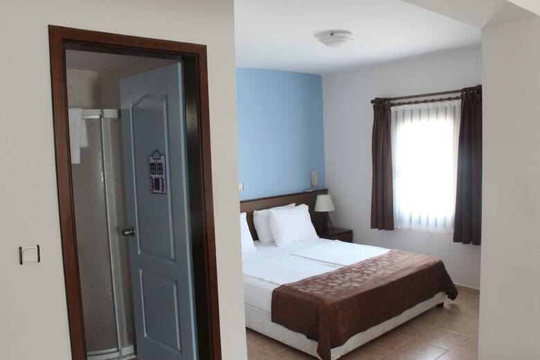 Hotel Oya & Suites