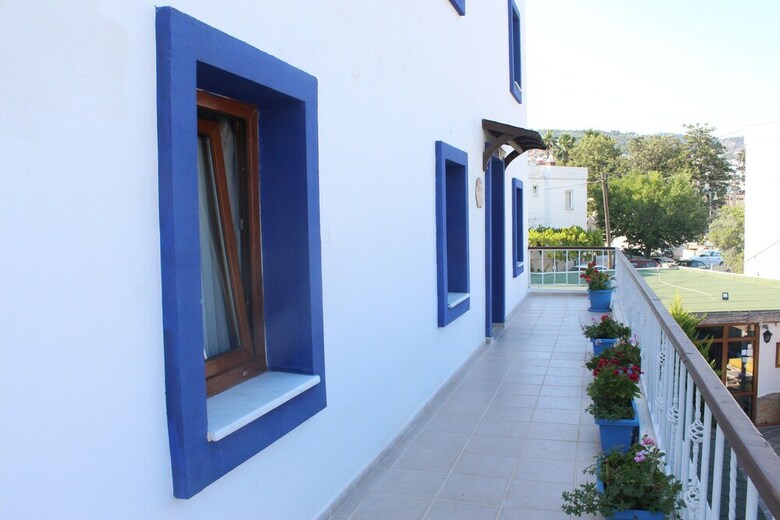 Hotel Oya & Suites