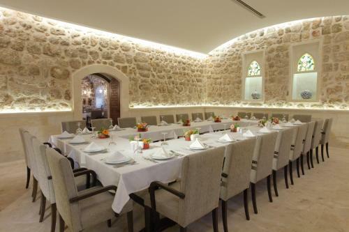 Posada Kasr-i Nehroz Hotel