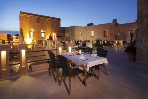 Posada Kasr-i Nehroz Hotel