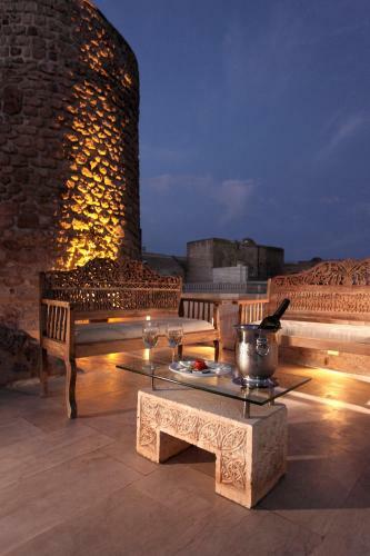 Posada Kasr-i Nehroz Hotel