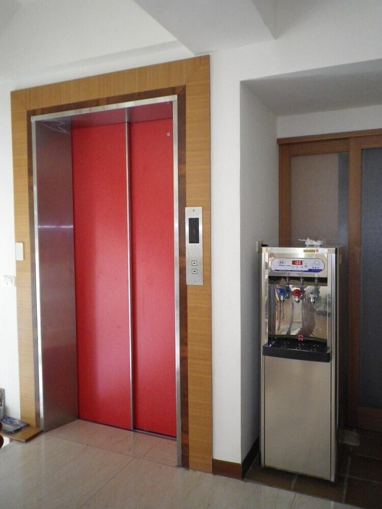 Mamalulu Hostel