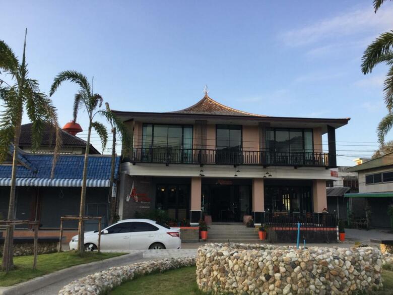 Hotel Saranya Riverhouse