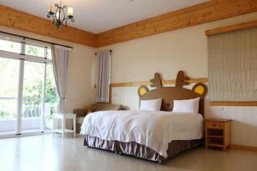 Bear Meets Moose Homestay B&B