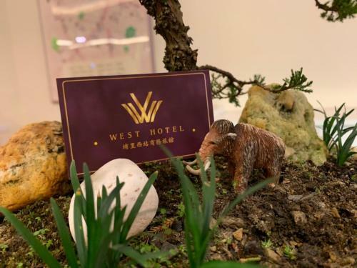 Posada West Hotel