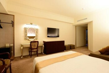 R Hotel Kaohsiung