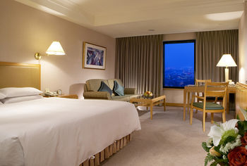85 Sky Tower Hotel