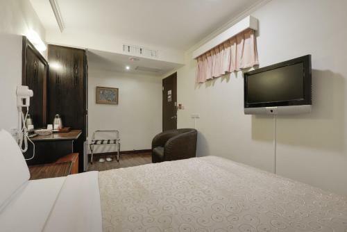 Holiday Hotel