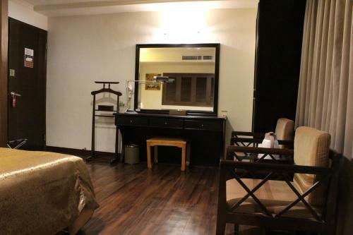 Holiday Hotel