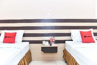 Hotel Reddoorz Plus Near Makassar Town Square