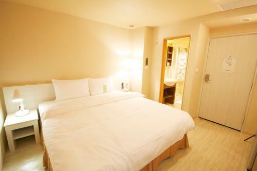 Kindness Hotel - Houyi Jiuru