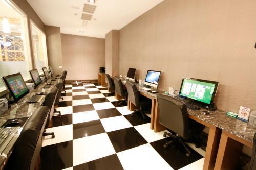 Kindness Hotel - Houyi Jiuru