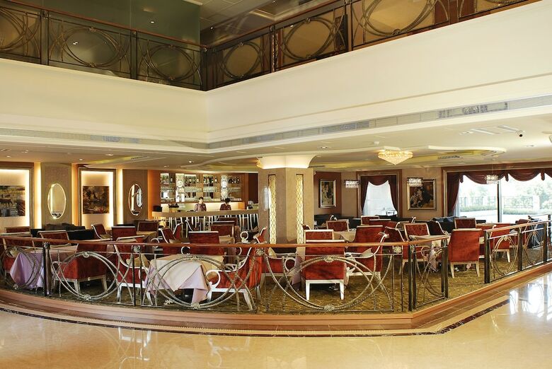 E-da Skylark Hotel