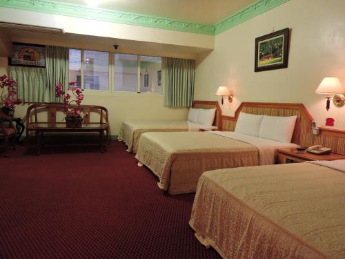 Longchi Hot-spring Hotel