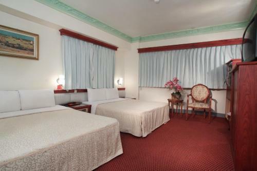 Longchi Hot-spring Hotel