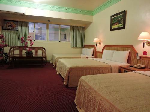 Longchi Hot-spring Hotel