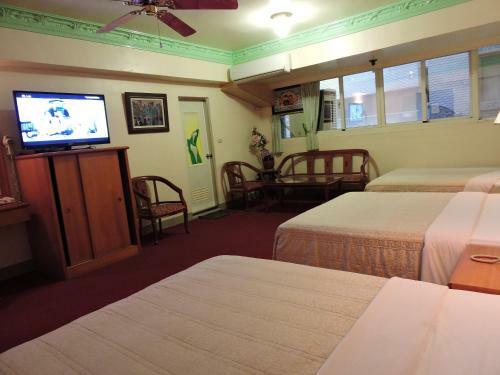 Longchi Hot-spring Hotel