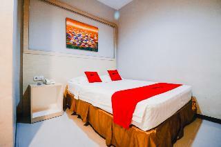 Hotel Reddoorz Plus Near Sultan Hasanuddin Airport