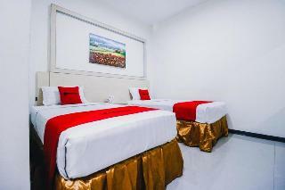 Hotel Reddoorz Plus Near Sultan Hasanuddin Airport