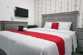 Hotel Reddoorz Plus @ Tlogomas