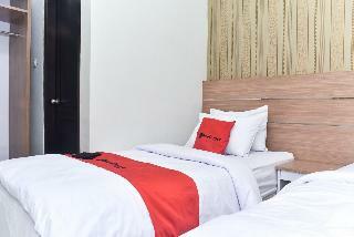 Hotel Reddoorz Plus Near Malang Town Square