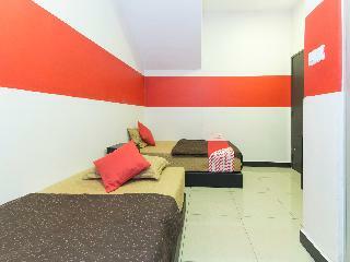 Oyo 439 Night Queen Hotel