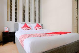 Oyo 2376 Tiara Family Residence