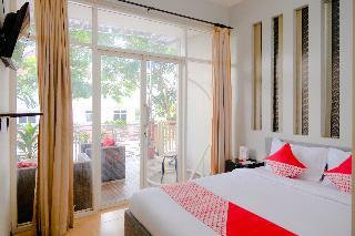 Oyo 2376 Tiara Family Residence