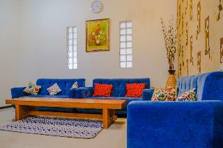 Oyo 2376 Tiara Family Residence