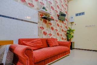 Oyo 2376 Tiara Family Residence