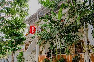 Oyo 2376 Tiara Family Residence