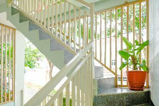 Oyo 2376 Tiara Family Residence