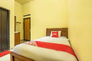 Oyo 2260 Zleepy Sasana Budaya