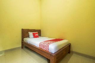 Oyo 2260 Zleepy Sasana Budaya