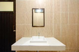 Oyo 2476 Maguwo Indah Homestay