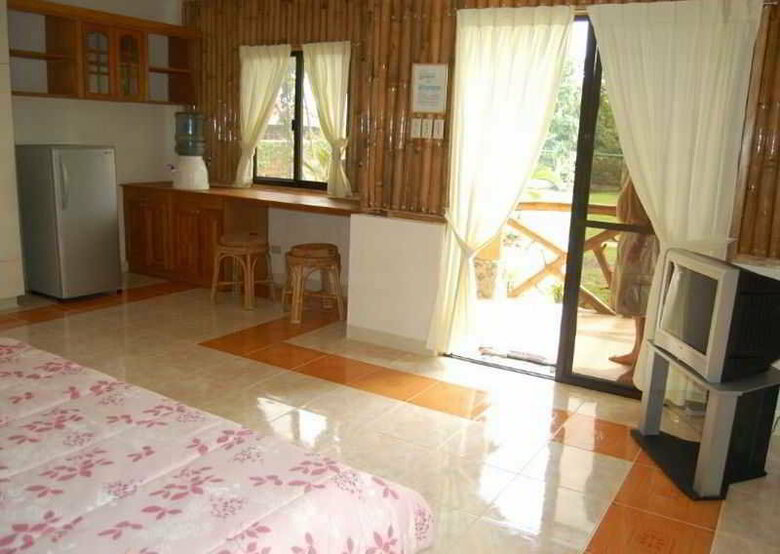Hotel Dumaguete Springs Beach Resort