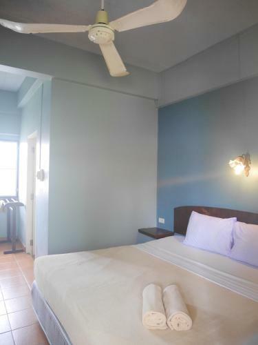Hostal A Mansion Hotel