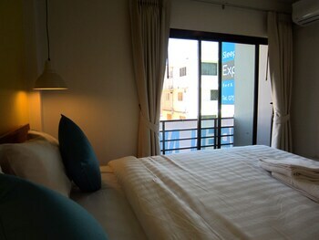 Sleep Whale Hotel