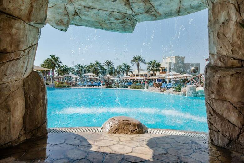 Hotel Sealine Beach. A Murwab Resort