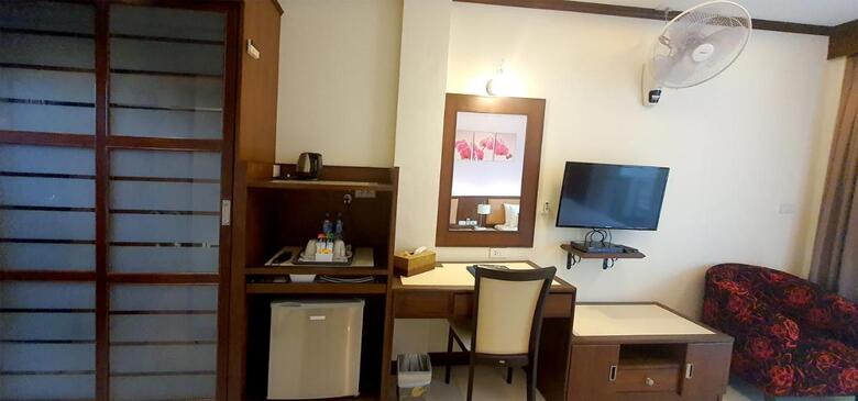 Hotel The Mareeya Place