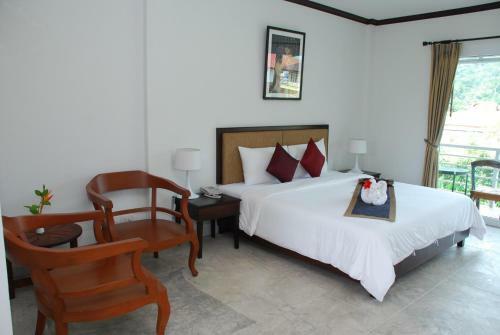 Hostal Phukamala Suite