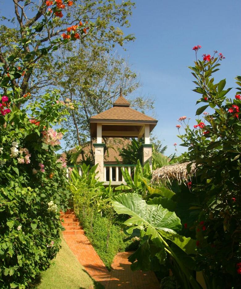 Hotel Mangosteen Resort And Ayurveda Spa