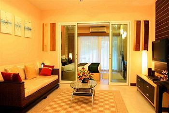 Hotel Whispering Palms Suite