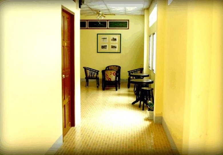 Hostal D's Corner & Guesthouse