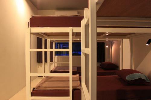 Ananas Phuket Central Hostel
