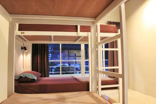 Ananas Phuket Central Hostel
