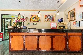 Hotel Reddoorz Premium Near Pristine Beach