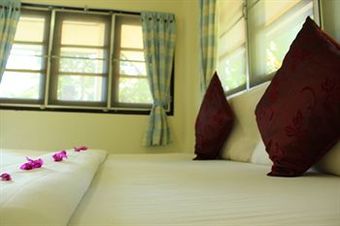 Hostal Baan Rom Mai Resort