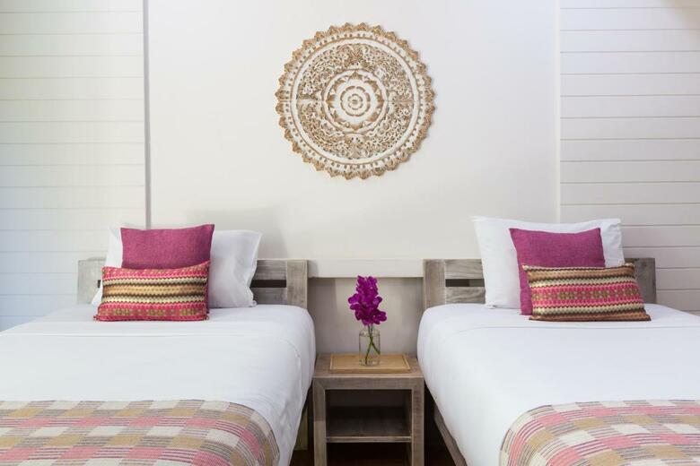 Hotel Ark Bar Beach Resort