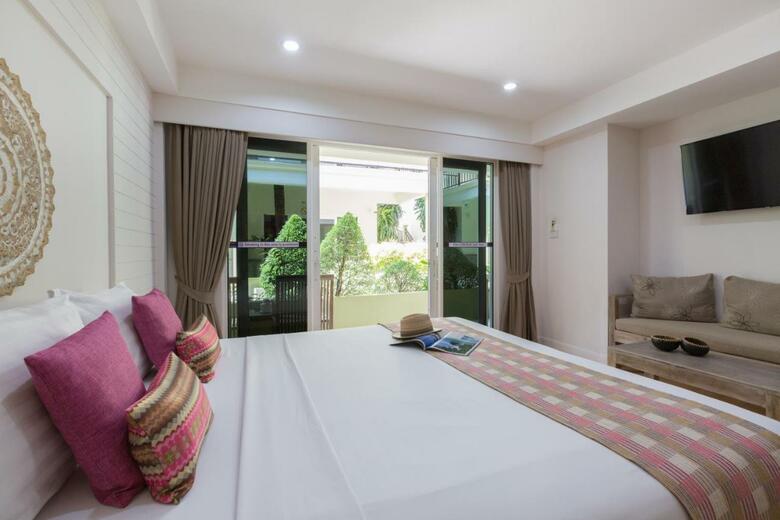 Hotel Ark Bar Beach Resort